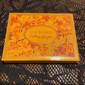 Ace Beaute Falling for You eyeshadow palette